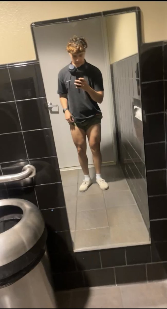luvdario's tweet photo. 5 month natural leg transformation 🦵‼️ https://t.co/LP2k29o72z