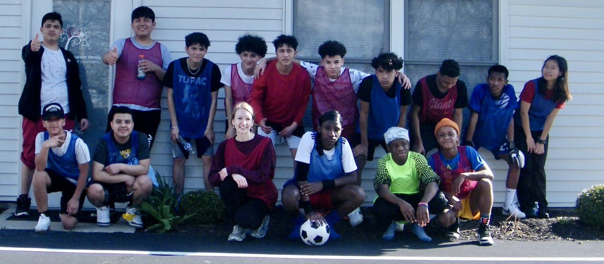 GaisserFamily's tweet photo. Our student photographers and #athletes have been hard at work this spring! Most recently, they’ve been learning about sports #photography, as well as participating in drills and competitive play to improve their footwork. Really proud of their efforts! 🙌 https://t.co/iGj2oawrWH