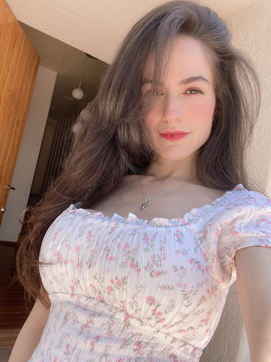 _alynana's tweet photo. Hola, qué haces l? https://t.co/j12dhSIrLO