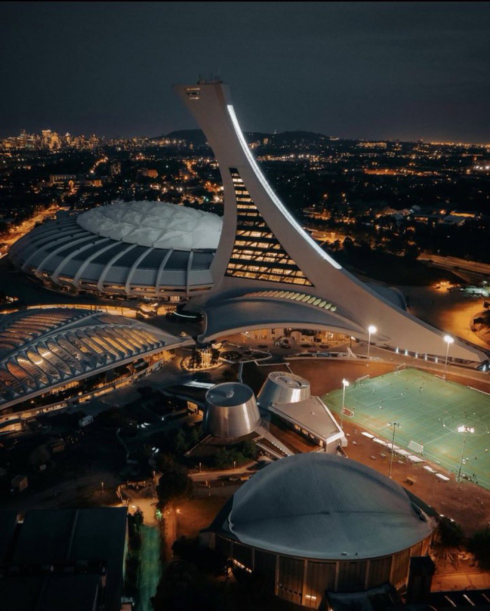 Montreal's tweet photo. This ain’t no sci-to movie set … it’s a Montréal icon! 🏅 

📍 Olympic Stadium

#montreal #MTLmoments
📷 @Eric_Branover https://t.co/G1h2lO1BhM