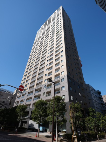 JpnRealtySTARTS's tweet photo. Corner south-facing 3BR 2min to #ShibaKoen #Minato #Tokyo
Price: JPY244.8M ≒ USD1.82M ≒ EUR1.65M
Structure: Steel-framed RCS
Built: Sep 2004
Size: 103.43sqm / 1113.31sf
#renovation #realestate #property #petfriendly #sale #JRYamanote #ToeiLine #Japan
https://t.co/9Kr12CiIcm https://t.co/7vH2ZOdeDR