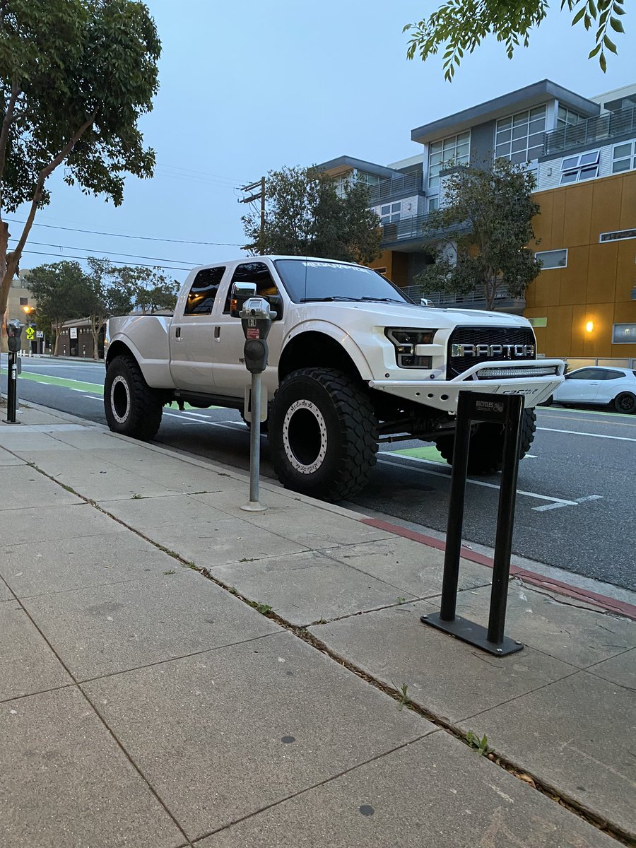 I no longer have any interest in talking about “shared responsibility”.
Ban these and then we’ll talk.
The top of my head doesn’t reach the hood, its tires take up half the “buffered bike lane”. This thing has no business being in flat, dry, asphalt covered downtown Santa Monica.
