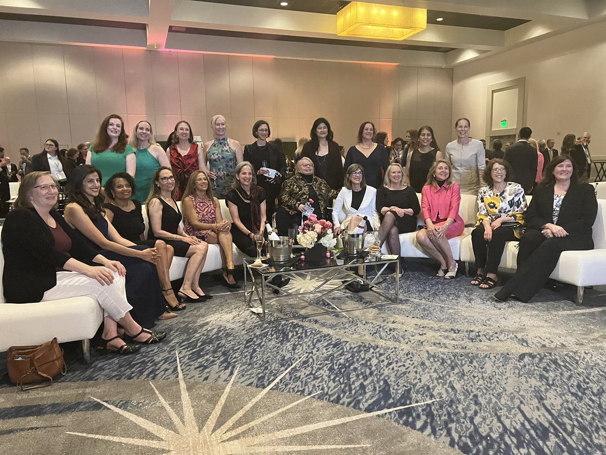 Thank you @WINSneurosurge1 for an inspirational event at @AANSNeuro #AANS2023 last night, and thank you to all (the leaders pictured & those present in spirit) who paved the way for us women in #neurosurgery today!! 🧠

#ILookLikeASurgeon #womeninneurosurgery #WomenEmpowerment