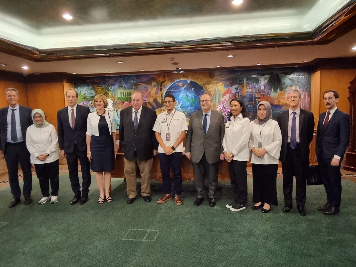 Du 17 au 23 avril, une délégation de Sénateurs du groupe d'amitié 🇫🇷-🇮🇩, composée de son président M. <a href="/DAUBRESSE_MP/">Marc-Philippe Daubresse</a>, son vice-président M. Leconte &amp; une membre Mme. <a href="/CatBELRHITI/">Catherine BELRHITI</a>, s'est rendue en 🇮🇩, pour la première fois depuis la Covid-19. Retour en tweets sur cette semaine.