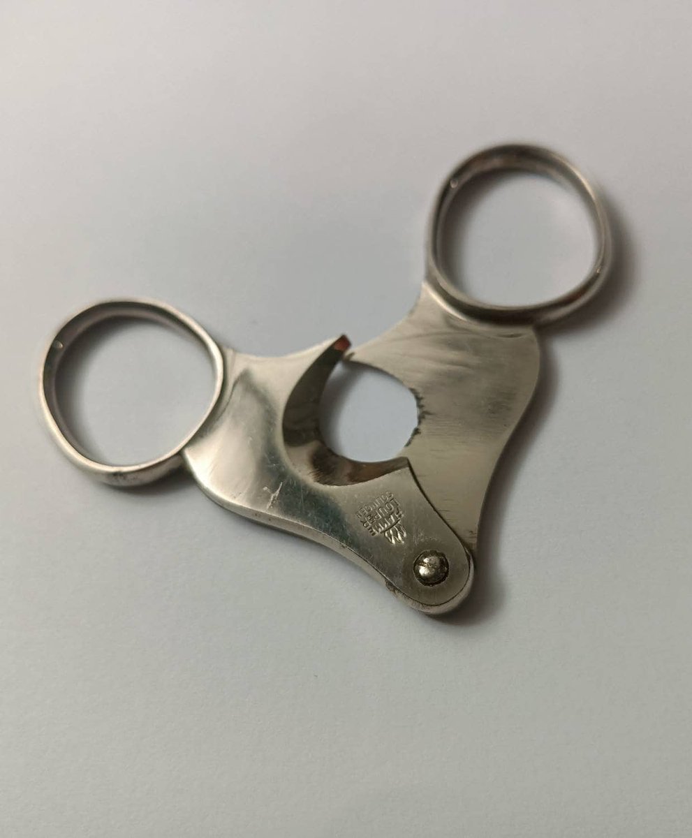GalleriaAntykow.etsy.com

#antiques #vintage #coins #banknotes #military #medals #porcelain #jewelry #watches #gold #silver #collection #jewellery

#etsy: Vintage cigar cutter Flamme Louper Soligen. etsy.me/3oBNCLH #antiquejewelry #cigarcutter