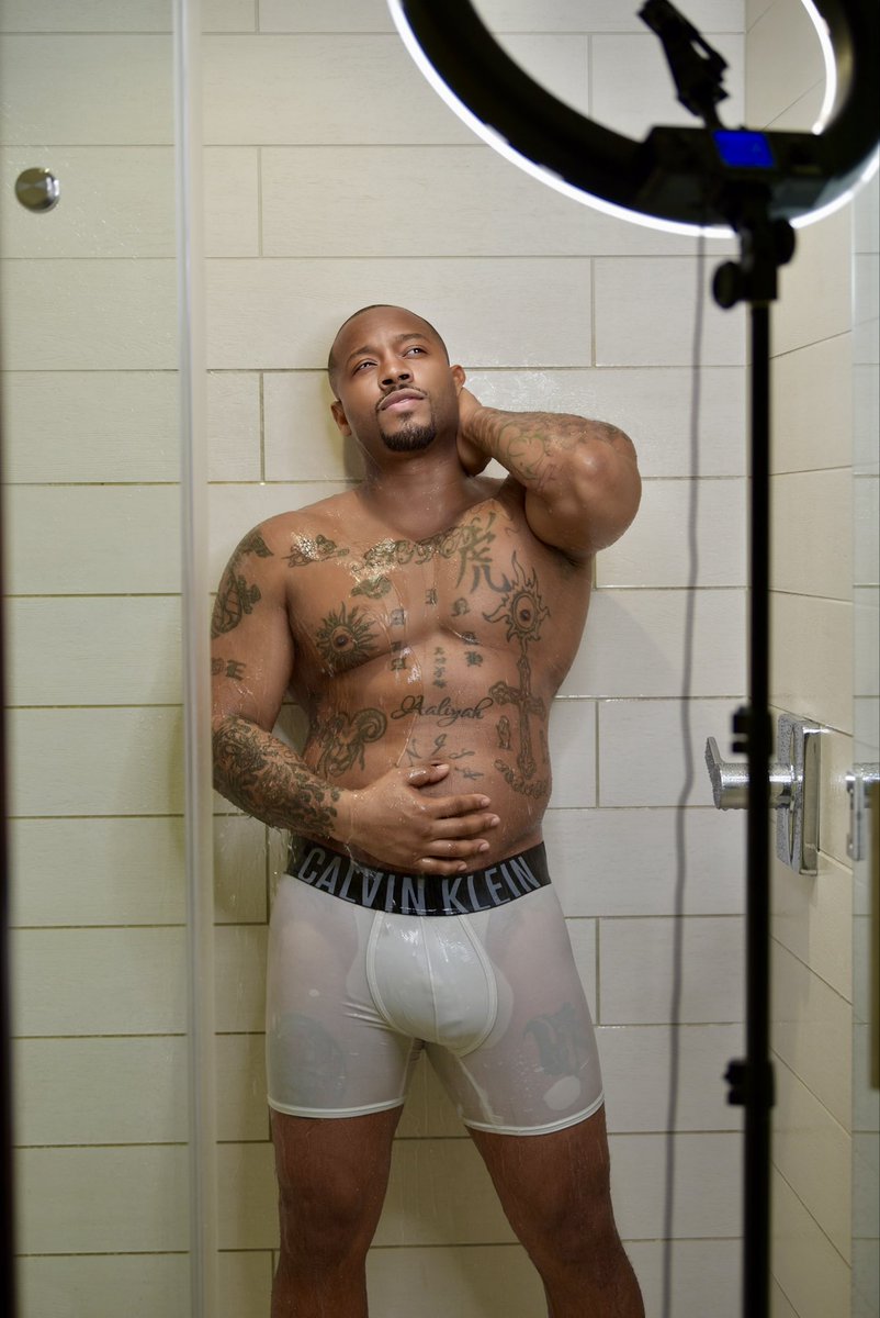 Shoutout to the shooter  @Thephotostuart  for an amazing shoot 💯 
#TheeEpitomeOfSexy
#MrDropThatTowel
#MaleExoticEntertainer 
#TheOneAndOnlyWANTED
#PhillyWanted
#LadiesOnlyEntertainer
#Laughter2Lust 
#GettingNakedTakesMePlaces