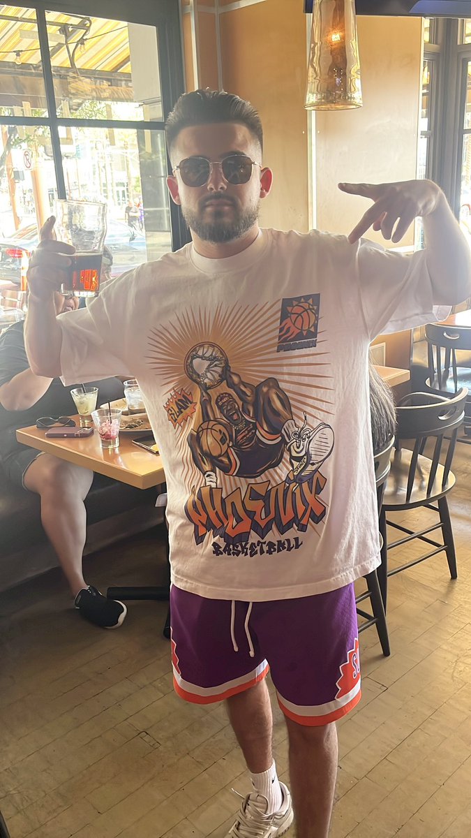 Savagee's tweet image. For anyone who didn't get to purchase the first time around! Shirts are back on sale! Go get you one and be ready for round 2! 

GIVING AWAY ANOTHER 2 TEES TO SOMEONE WHO RETWEETS THIS TWEET!! 

ALSO GIVING AWAY A TICKET TO GAME 5 FOR WHOEVER PURCHASES A TEE BY TOMORROW NIGHT!!…