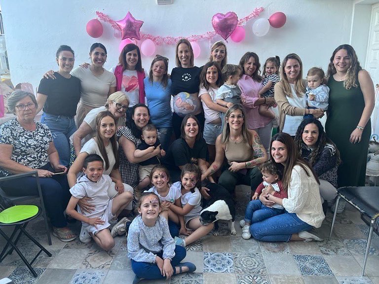 moniht83's tweet photo. Menudo finde de tantas sorpresas….Sábado me raptaron mis amigas para celebrar mis 40 primaveras y domingo baby shower sorpresa con mi familia y amigas..Tengo mucha suerte de tener a tanta gente que nos quiere…#osquiero#40cumpleaños##babyshowerCarla#36semanas…🥰🥰 https://t.co/is2L5MNSwm