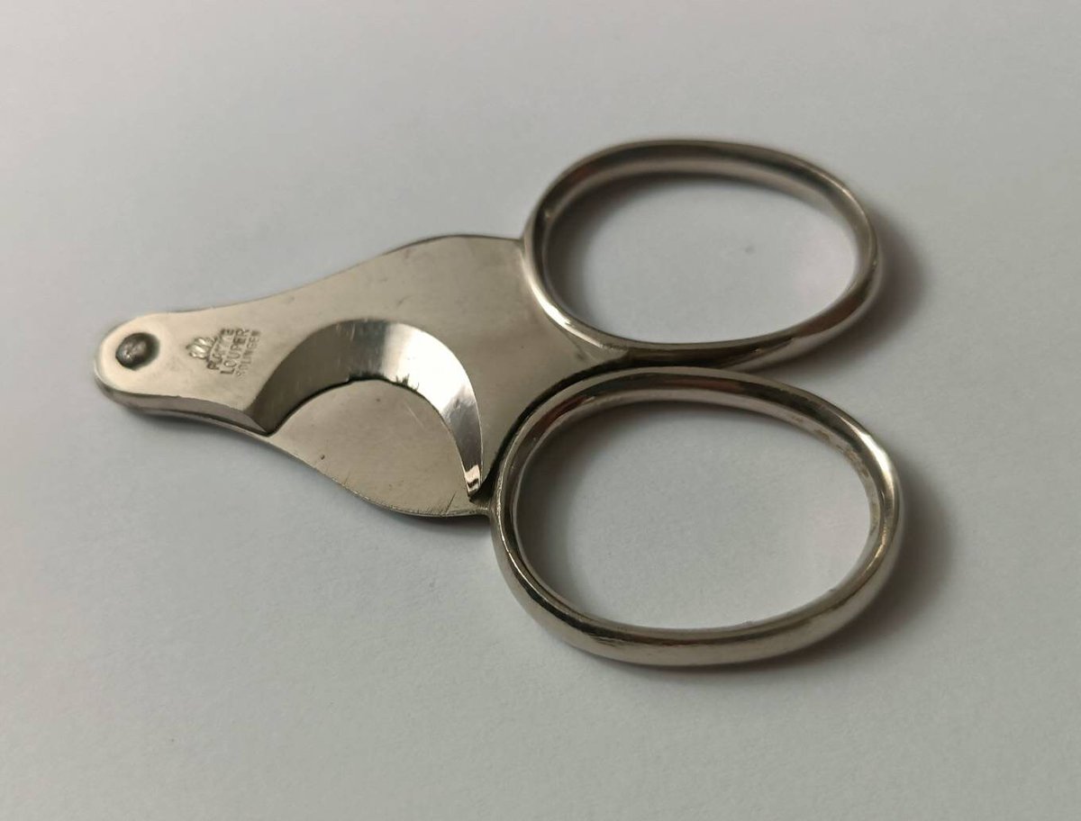 GalleriaAntykow.etsy.com

#antiques #vintage #coins #banknotes #military #medals #porcelain #jewelry #watches #gold #silver #collection #jewellery

#etsy: Vintage cigar cutter Flamme Louper Soligen. etsy.me/3oBNCLH #antiquejewelry #cigarcutter