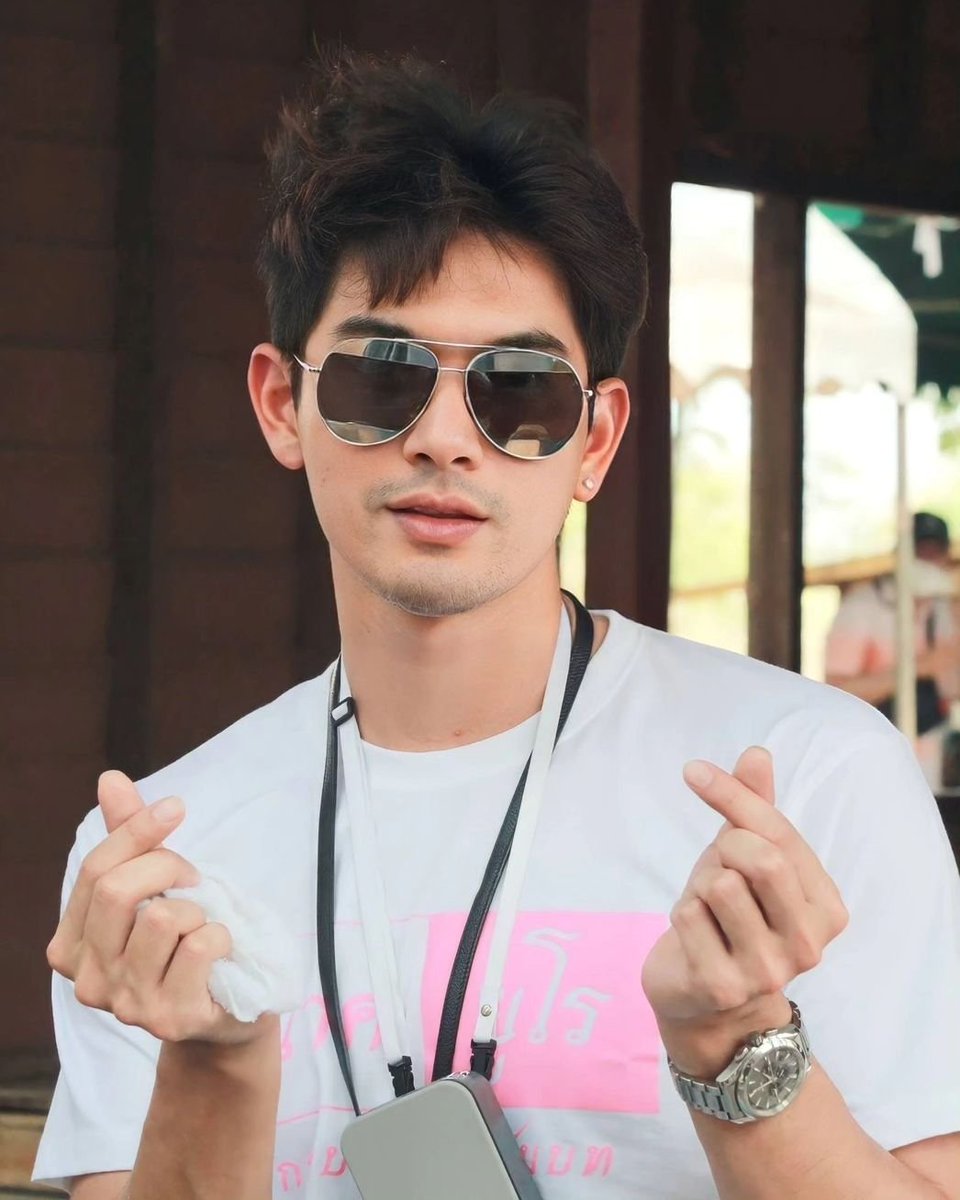 foreverK1348's tweet photo. #เข้มหัสวีร์  
Morning Kem 🌥️
Hussawee So Cute 😘
Kem Hussawee 
✌️✌️✌️✌️✌️✌️✌️✌️ https://t.co/2KDYJ5yzeg