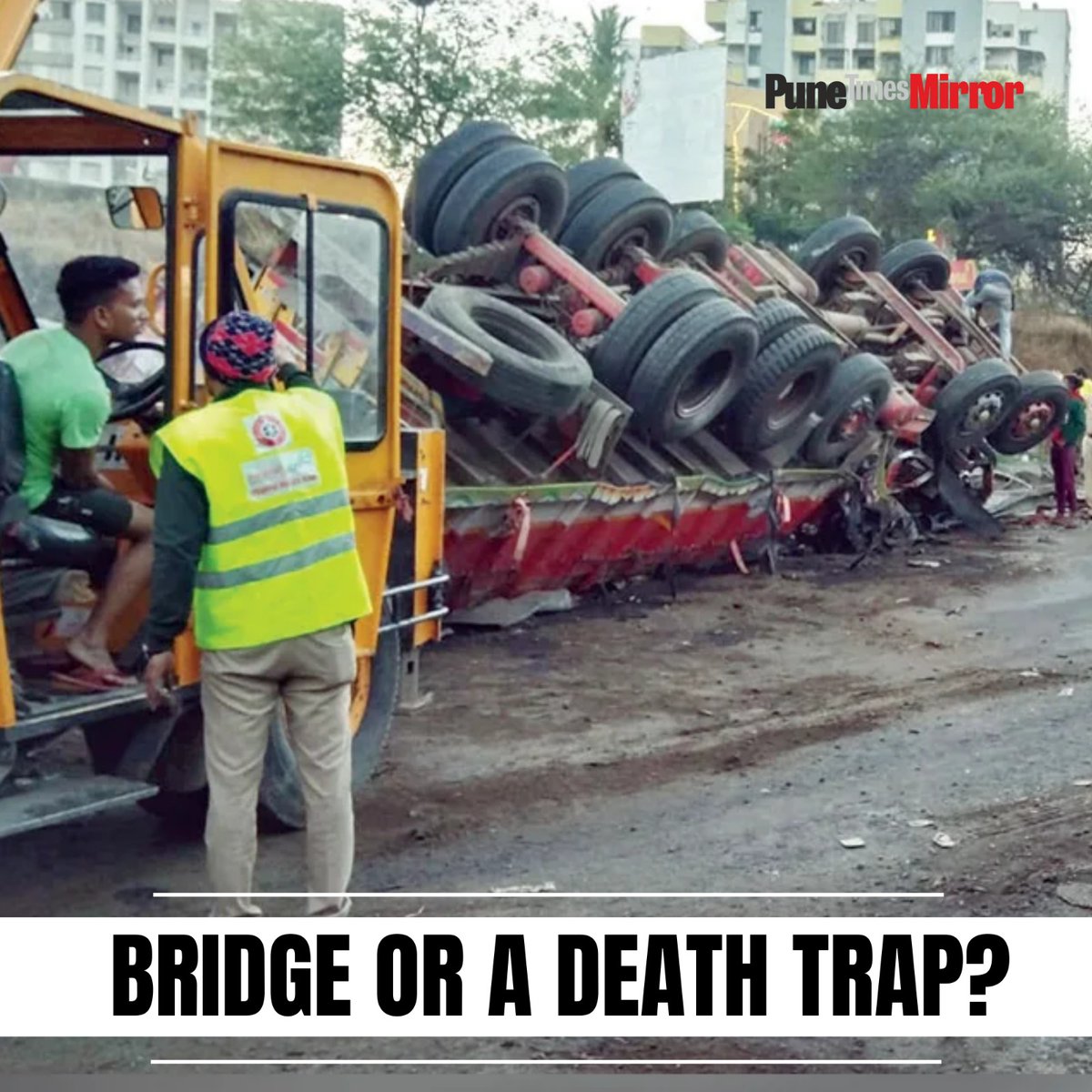 ThePuneMirror's tweet photo. Four people were killed and 18 others were injured after a private bus rammed into a truck that had turned turtle on the Navale bridge near the Swaminarayan temple on the Mumbai-Bengaluru highway, around 2.30 am on Sunday
#bridge #death #trap #navle https://t.co/Zja3825F5B