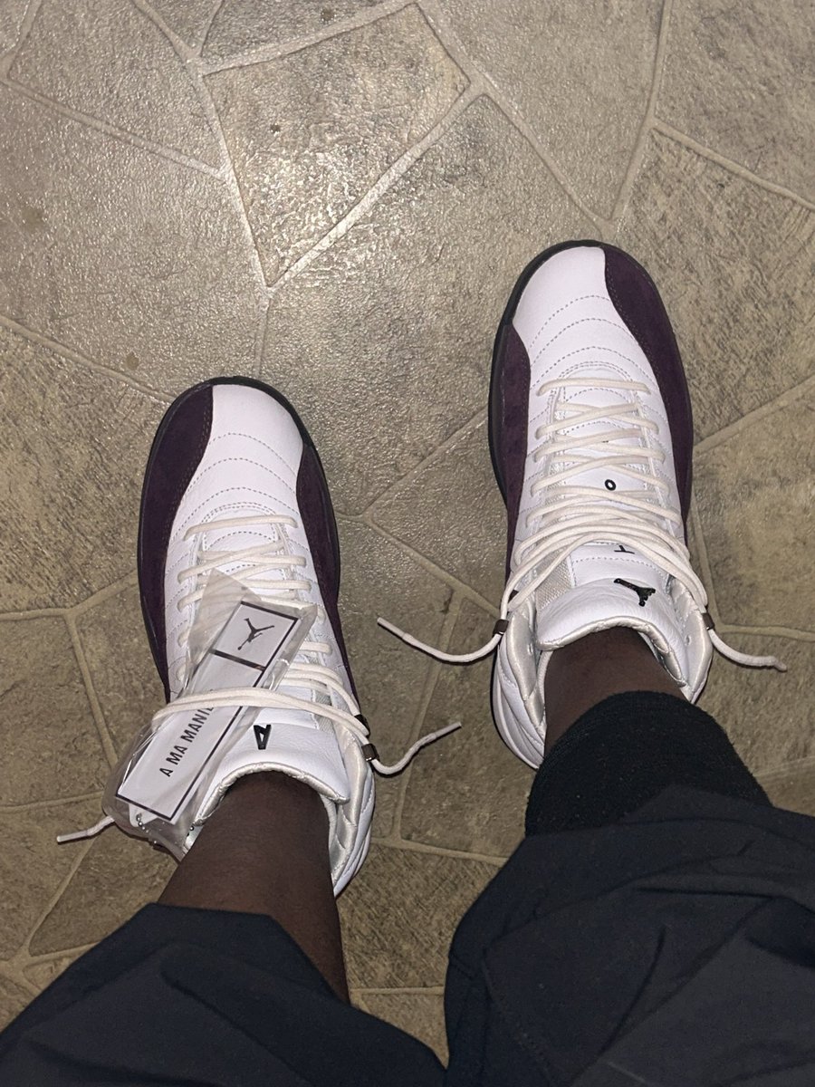 DinoStaxkzkixkz's tweet photo. Took soo many shotsz and literally pics donβt do justice on specific photos of Greatness and these #amamaniere are most definitely it, and I kan take a flick with the angles! #letgooo #keeprockingkicksz #dinostacksz #2323Day #snkrs #snkrsliveheatingup #JordanCon π¦ππ§¨β»οΈππ½π·ππ€ΎπΎββοΈ https://t.co/qiSrPNHR0T