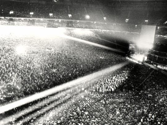 crockpics's tweet photo. The Who performing in front of 76,000 at the Pontiac Silverdome, 1975 https://t.co/8F3tmsozNp