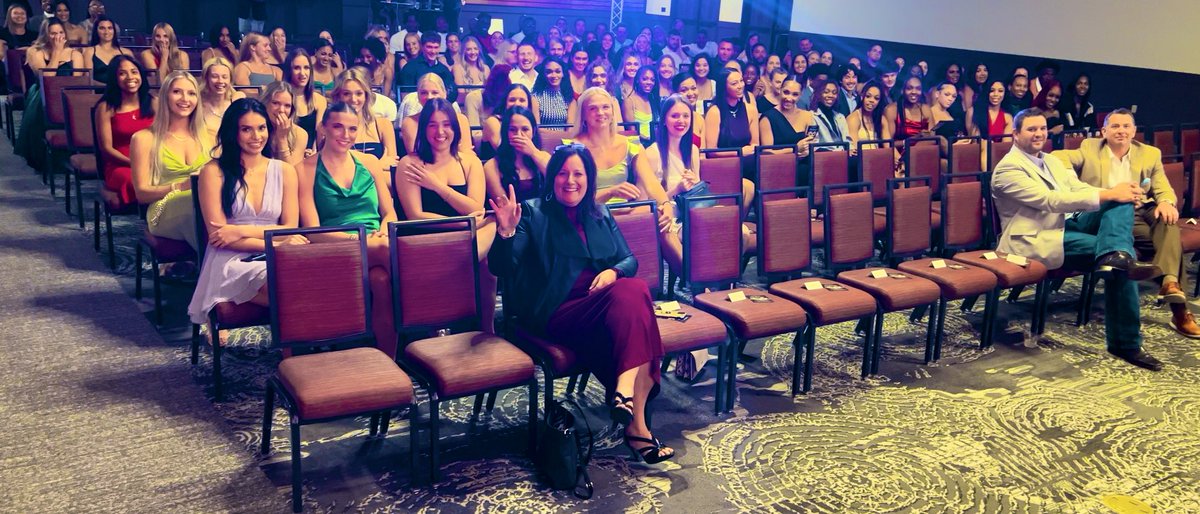 𝙺𝚎𝚕𝚕𝚢 𝙳𝚊𝚖𝚙𝚑𝚘𝚞𝚜𝚜𝚎 tweet media