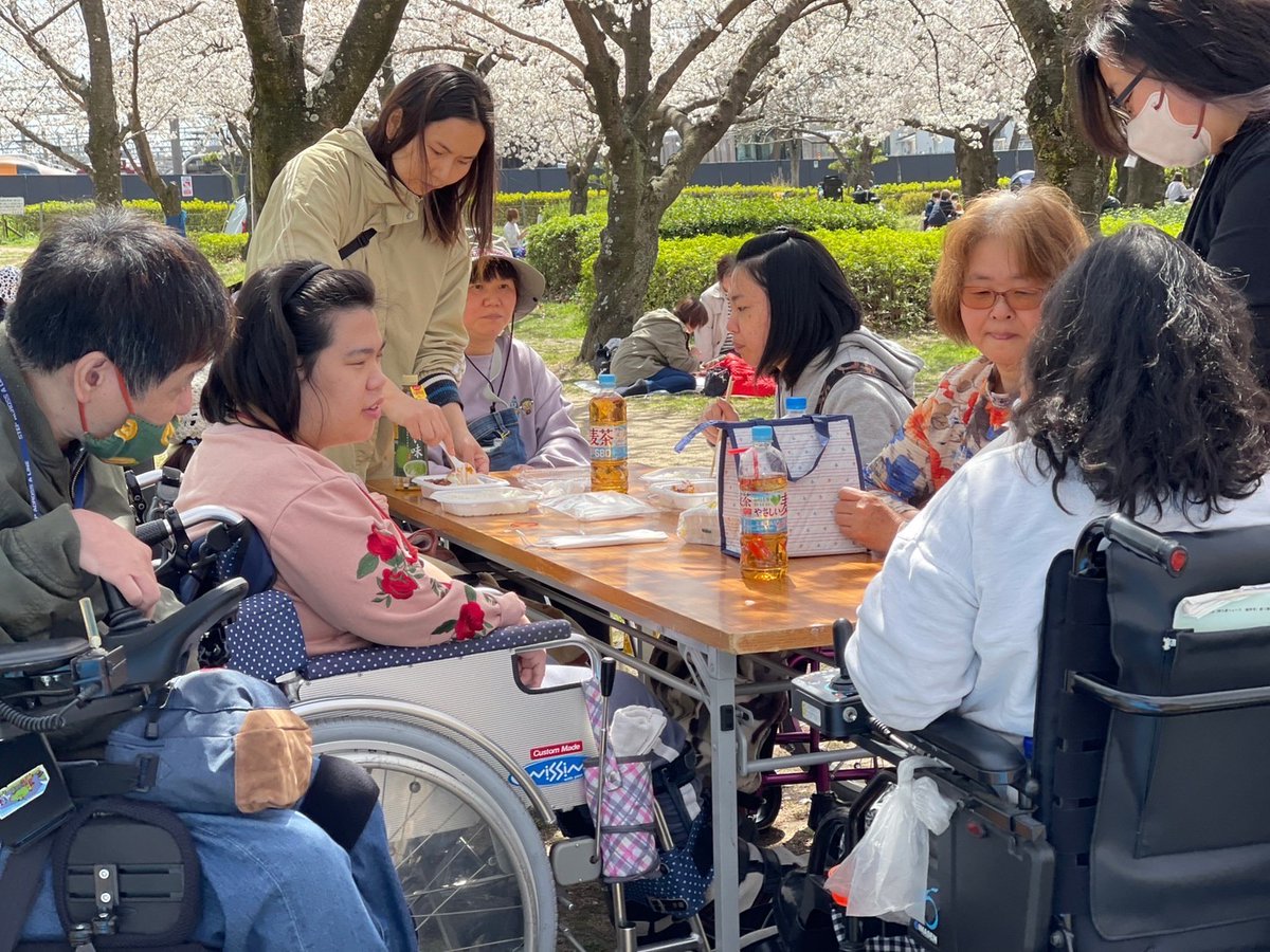 OsakaVolunteer's tweet photo. \ #活動支援 /障がい者当事者活動支援👬
東大阪市民ふれあい祭りへブース出展します!
日時:5/14(日) 9:00-16:30 ※午前・午後のみ参加もOK
場所:近鉄奈良線「永和」駅から商店街を西へ100メートルの市道
募集先:地域活動支援センターラン
詳細
☞ https://t.co/efMXLKghZl
#L024 https://t.co/qh7PFxjaLb