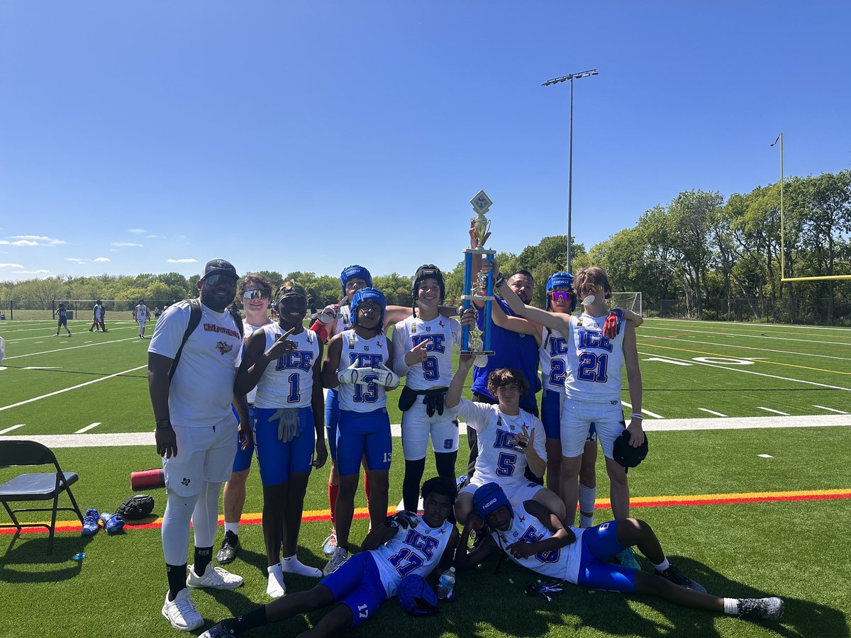 K_Mcfarland1's tweet image. Thanks for a great 7on7 season @TexasICE7v7 and @Jacob_A_Johnson @NotThatAdonis @TexasICEcoachJ @Savage4319 
i learned a lot and grew as a player and a person, can’t wait to run it back next year🥶❄️ #2COLD #Rockout 

@levi_QB1 @Thefahd_allan @Jron_Brown @_Dewayne8_ @Kelly12Kamar