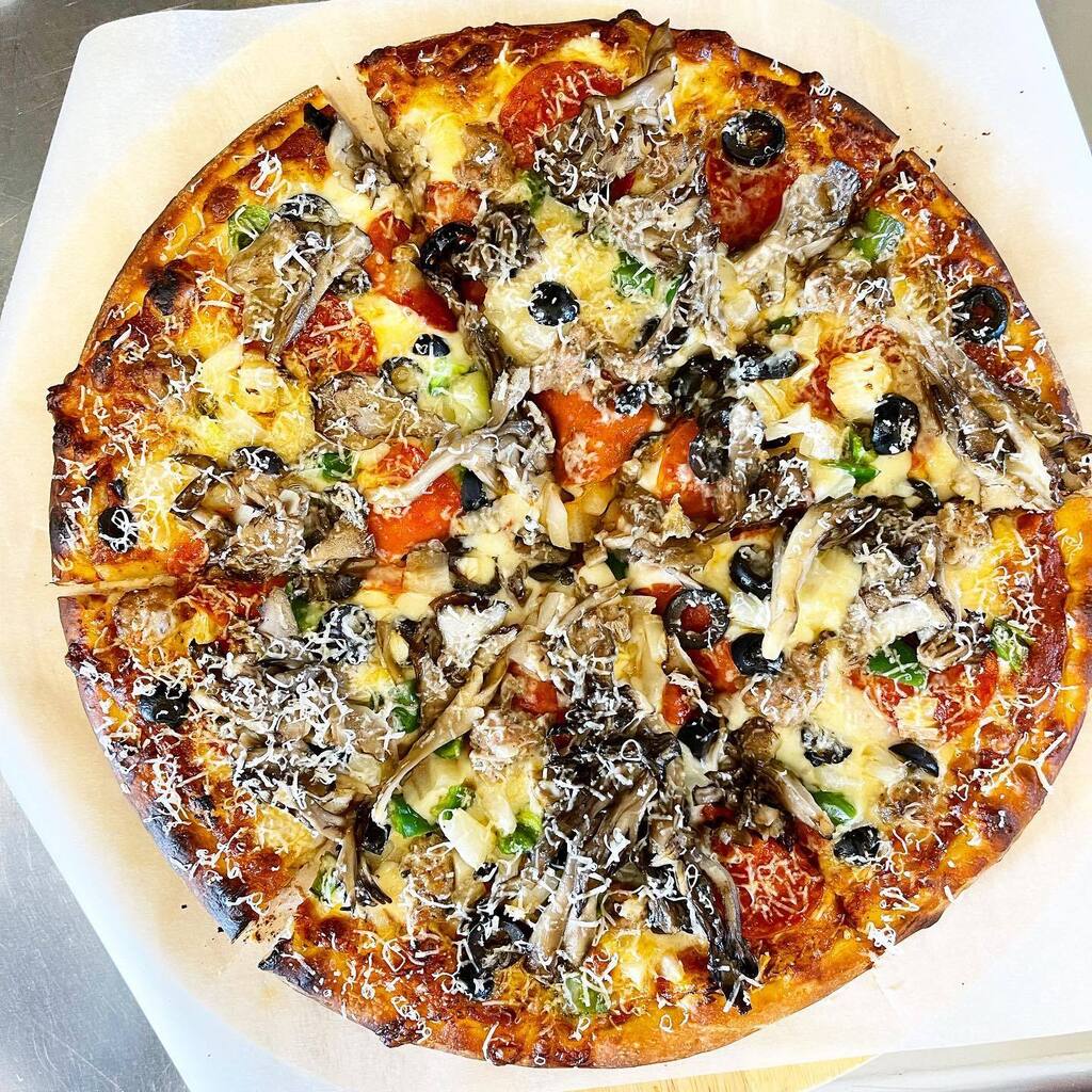 BlueRibbonPub's tweet photo. Open for lunch 11:30-13:30 🍕🍻 https://t.co/AE7rYLdq95