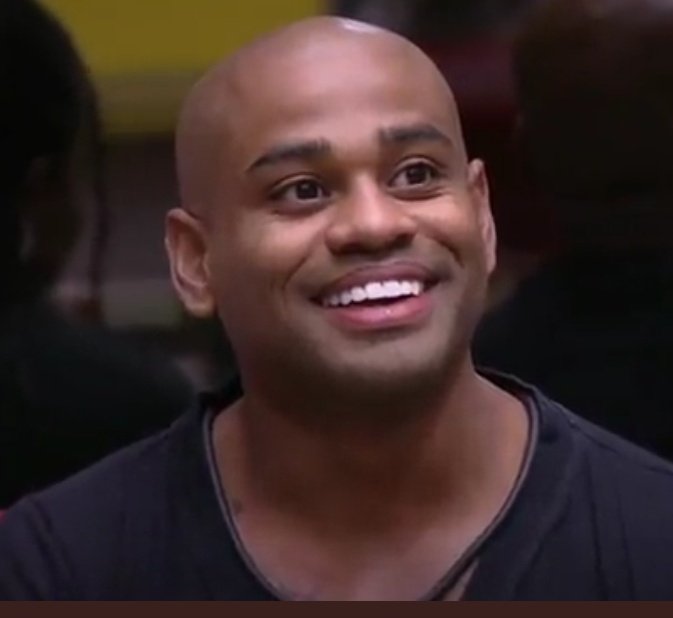 tiagoferres's tweet photo. Em algum multiverso justo estes três estão fazendo seus discursos de finalistas. 

#BrunaCampea #alinecampea Amanda Campeã Pai da Bruna Tadeu Boninho #BBB23 https://t.co/QRHlMiwAAZ