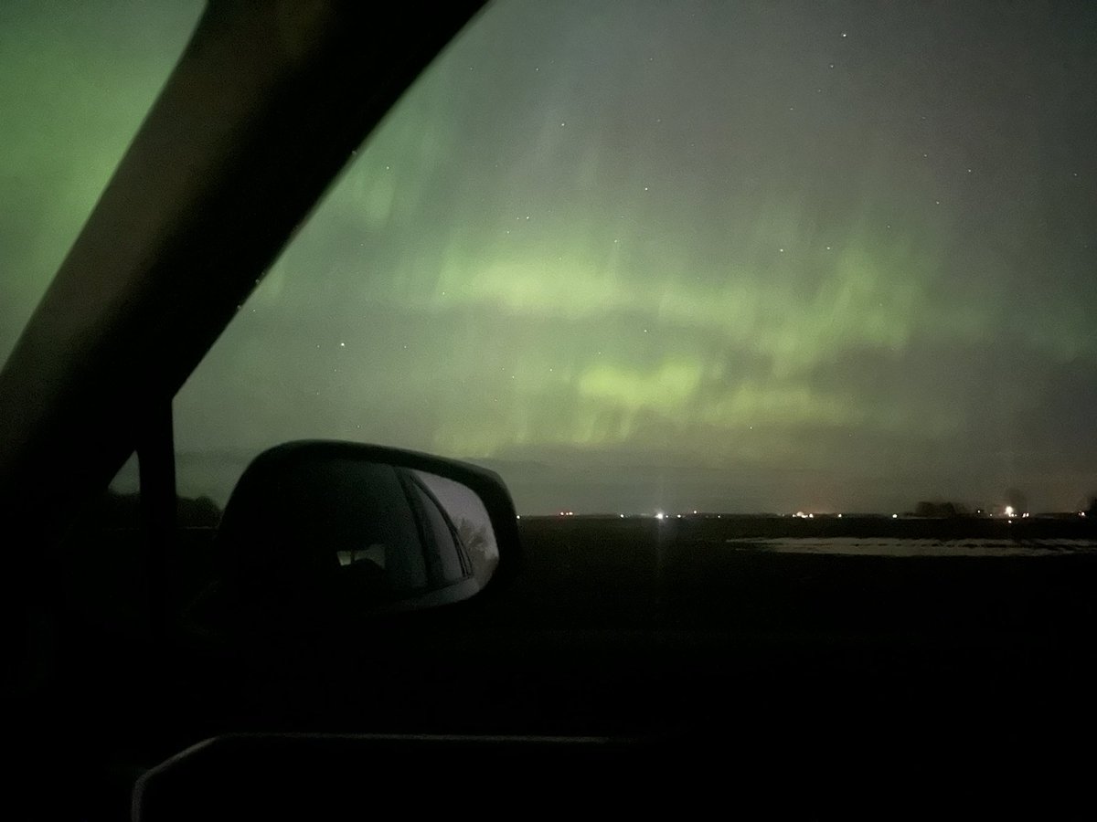 erica_nygaard's tweet photo. @spacewxwatch Fargo, ND https://t.co/C6fMT3BmBq
