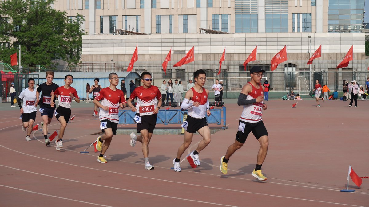 PKU1898's tweet photo. Adrenaline rushing, hearts pounding, and feet flying - racing on a beautiful spring day is what dreams are made of. πβππ
#SpringSportsDay #PKUEvents
πΈ: Khoo Yeu Her https://t.co/4wAVmAUbEy