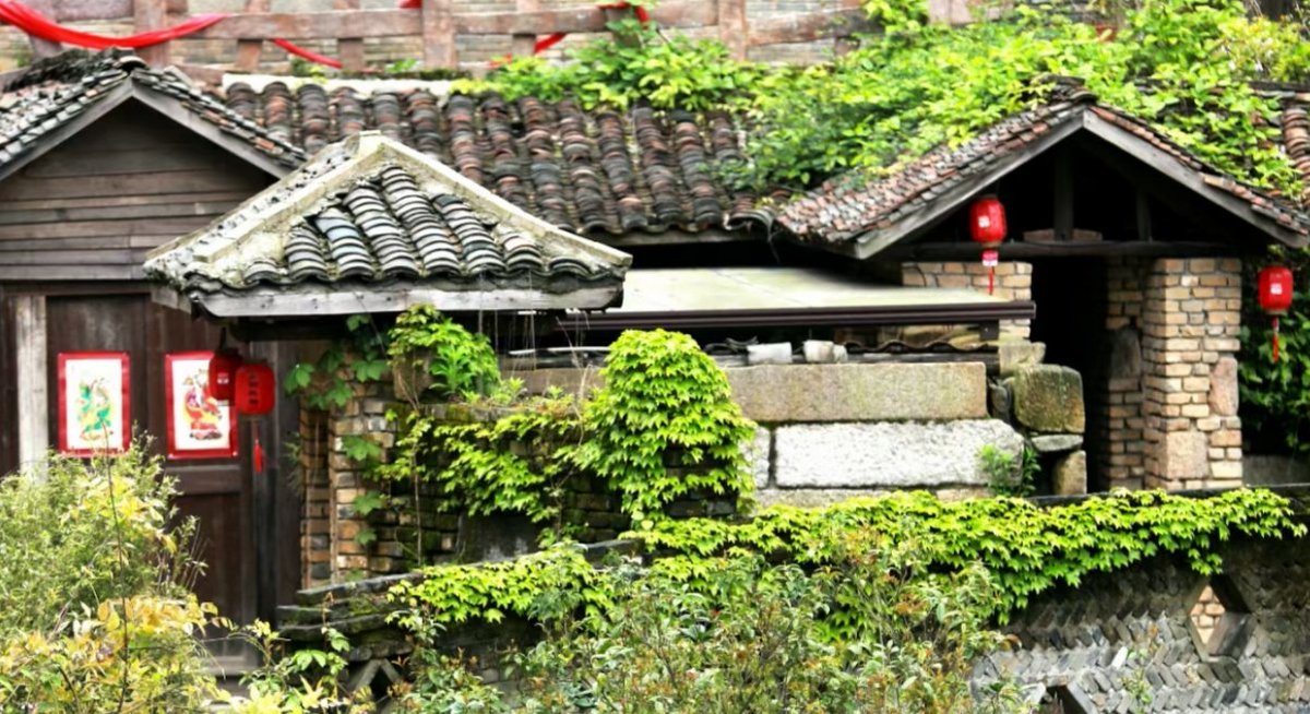 JC16TAGiNgz38uo's tweet photo. 江南之美，美在传统建筑里小巧玲珑的造型，美在生态环境中绿意盎然的植被。
#大美江西
#文化江西 https://t.co/RyHZ4H64sV