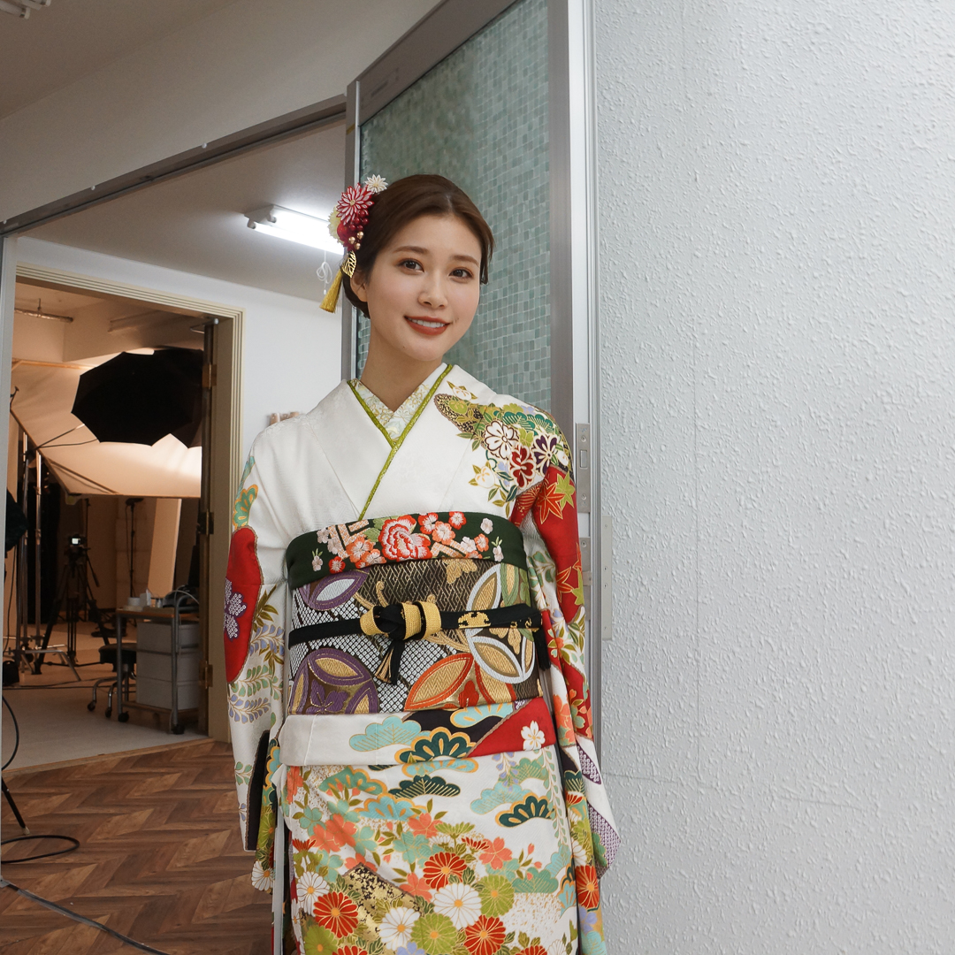 驚きの価格が実現 305z2〇鈴乃屋取扱い 小柄な方にも シンプル 振袖