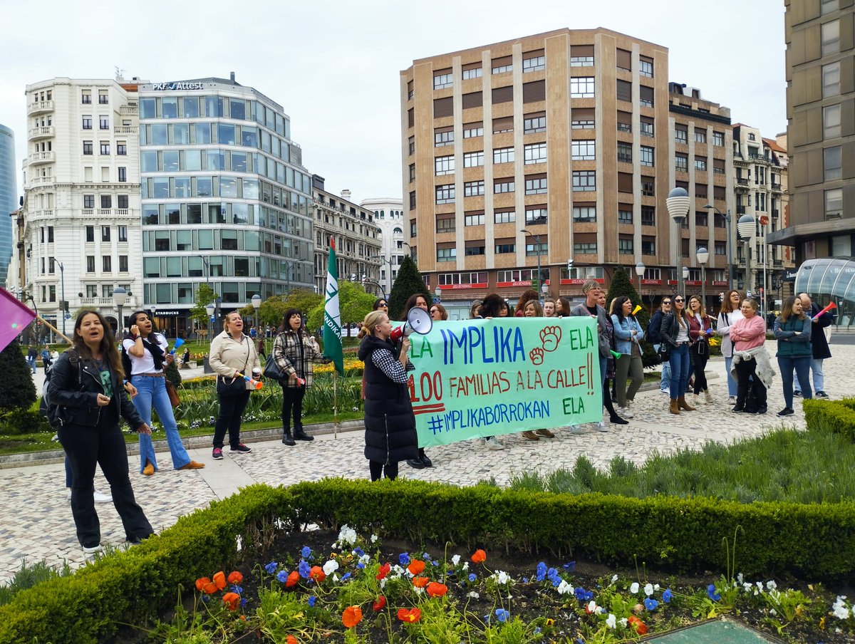 Implikaborrokan's tweet photo. 4️⃣0️⃣ greba eguna. 8️⃣7️⃣ Egin dituzte Bilboko zentroetan, %9️⃣0️⃣, emakumeak.
1️⃣5️⃣0️⃣ izango dira Espainako Estatuan.
Orain Implika, OBICEX deitzen da.
Guk greba mugagabean‼️
Ez, ez, ez, despidorik ez‼️
@Implika_Formac, tu ERE no se explica‼️
#Implikaborrokan https://t.co/WUGYBRBh75