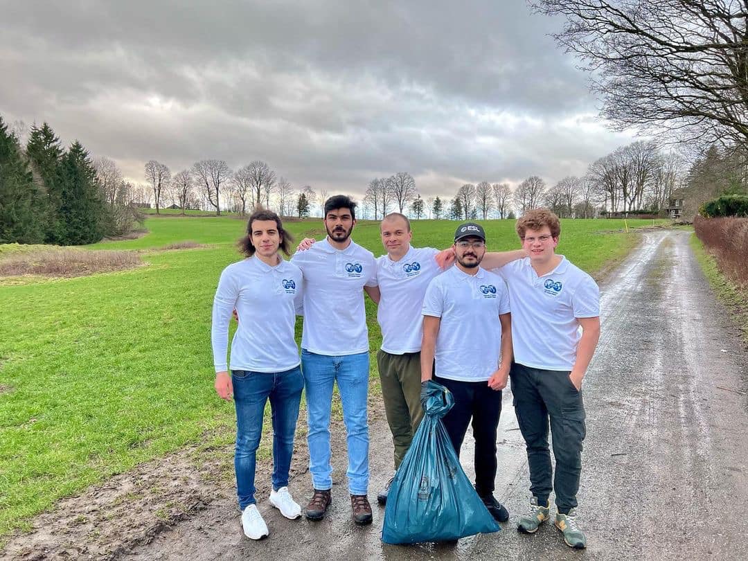 SPEtweets's tweet photo. #SPEcares // #WeAreSPE
Recently, members from SPE TU Clausthal SC took a 5 km walk with the goal of removing waste and preserving the environment. Wonderful initiative.
Credit: spe_tuclausthal via Instagram https://t.co/uGI8kj8JDv