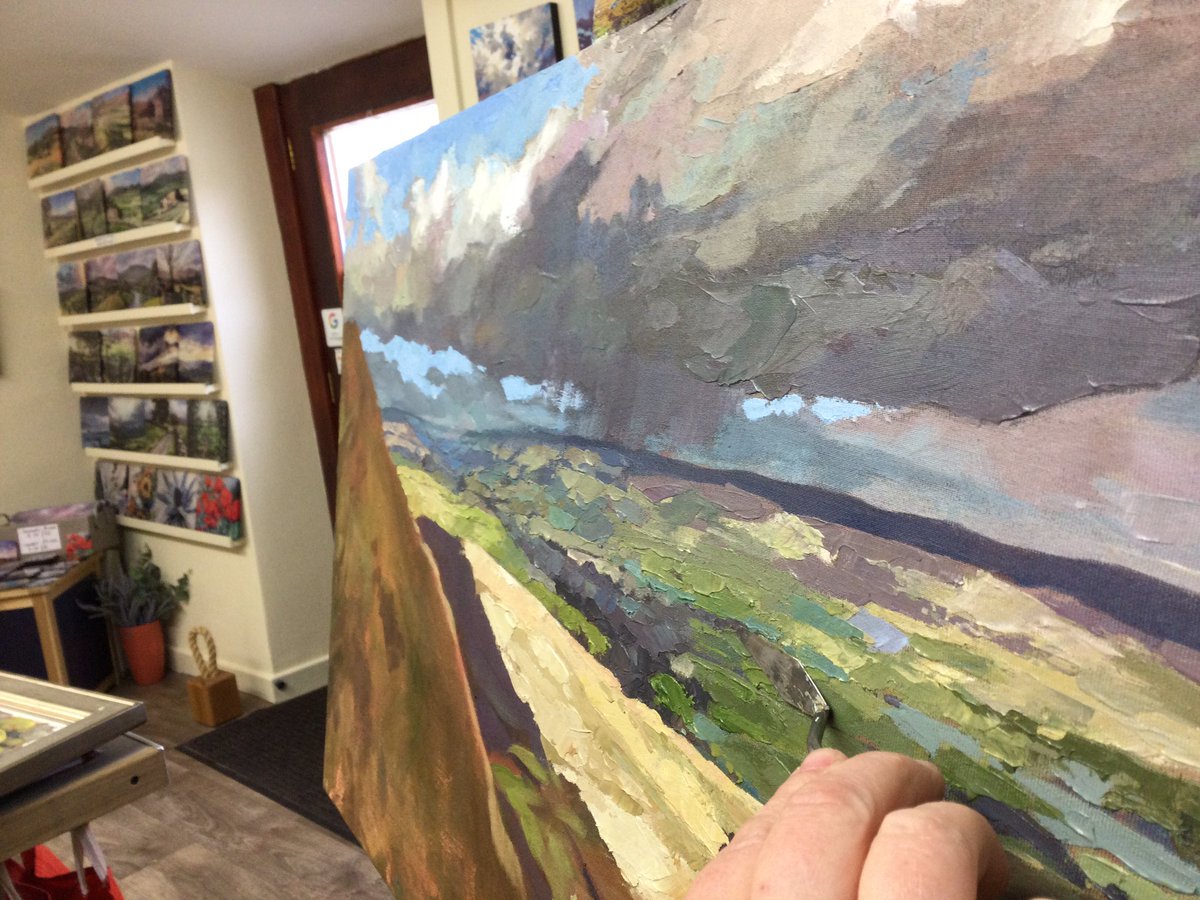 I’m so lucky to look forward to working on a Monday morning and the sunshine is an added bonus #sunnymonday #luckytowork #enjoyingpainting