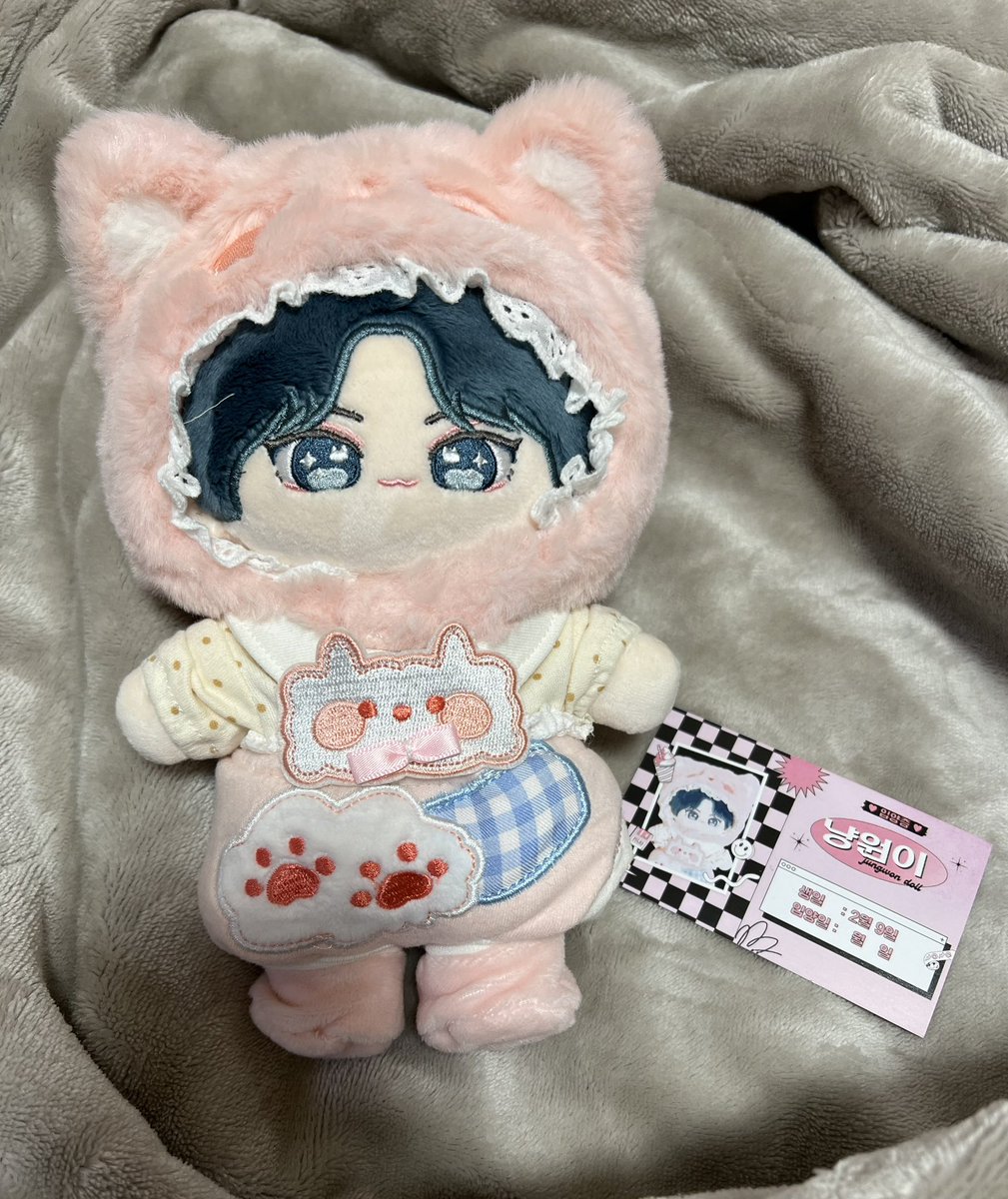 mattarisb's tweet photo. うぉんちゃんの可愛い可愛い20センチドールが届きました🎁❤️

一緒に購入した服もまた可愛い"(∩>ω<∩)"💖

@nyangwonie__ 様ありがとうございました😊

大切に愛でます❤️

 #냥원이 #jwsn_goods https://t.co/Iryek0Rumy