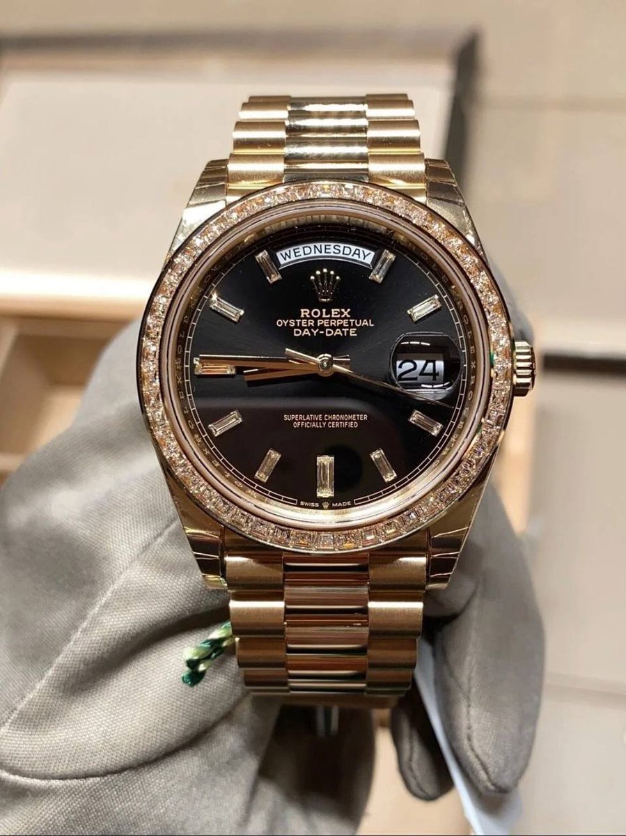 IsabelSimoni's tweet photo. ライトの下のRolexは本当に好きですね✨✨ https://t.co/nd8tUHQFzy