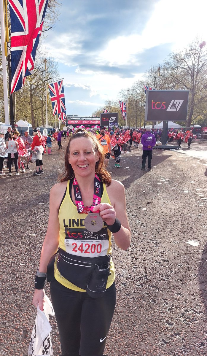 linzsharman's tweet photo. I did it again!!!!.....but never again🤣🤣🤣
It was SO much harder this time...my legs just didn't want to move which then created a massive mental battle....BUT I did it! 🏅 @UKRunChat @LondonMarathon https://t.co/jd1rk6GqC8