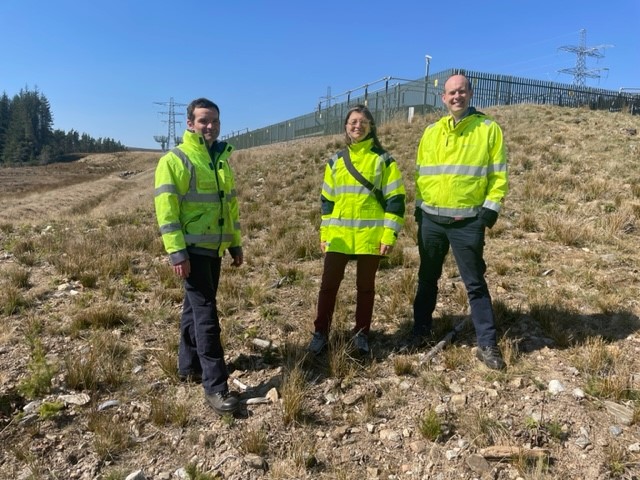 SSETransmission's tweet photo. Thanks to @ArianeBurgessHI for visiting our #Tomatin site, which has delivered a 47% increase in #Biodiversity. As we deliver a #NetworkForNetZero, we're committed to creating a positive #environmental legacy in Scotland’s precious habitats🌲
More info👉 https://t.co/xxmeEMx9CA https://t.co/a5KOHonOe8