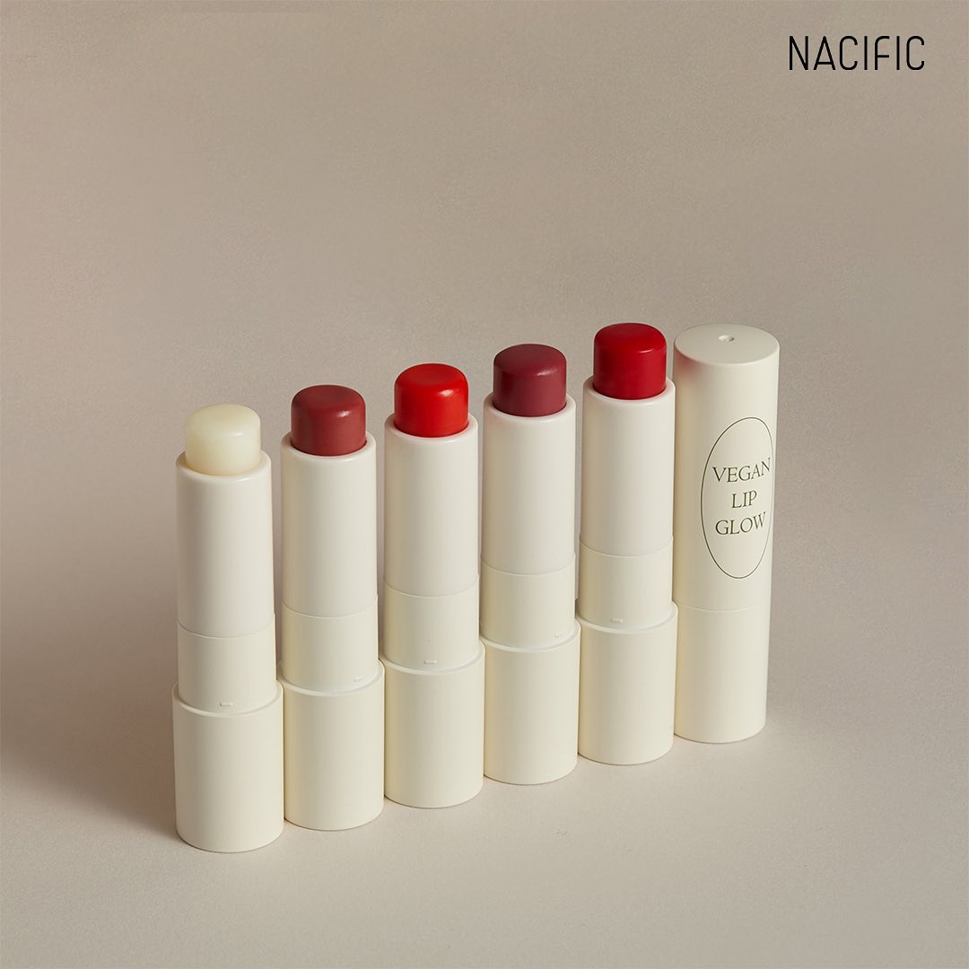 thehallyustore's tweet photo. Pre Order the NACIFIC Vegan Lip Glow Kit from their Stray Kids collection on our website! 

It includes 5 refreshing shades:
#01 Clear
#02 Salmon Beige
#03 Coral Rose
#04 Soft Mauve
#05 Apple Red

This set comes with Stray Kids Photocards w/ envelope (8ea).

#StrayKids #NACIFIC https://t.co/lxAMFSebxj