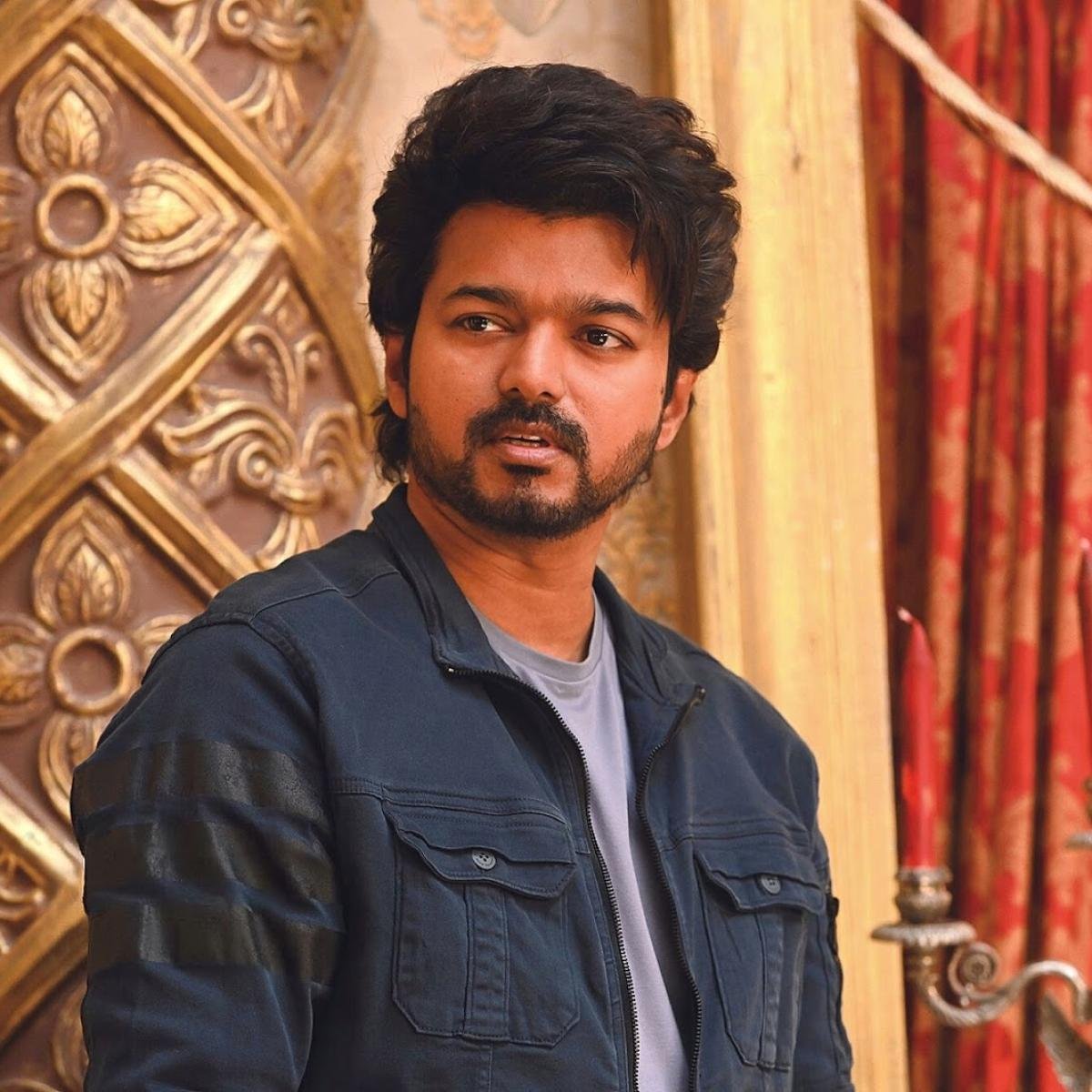 filmsandstuffs's tweet photo. Someone please remind Vijay that filmmakers like Vetri Maaran, Karthik Subbaraj, Shankar, Magizh Thirumeni, Alphonse Puthren, among many others, have publicly expressed their interest to collaborate with him. https://t.co/qAsgwG2k3R