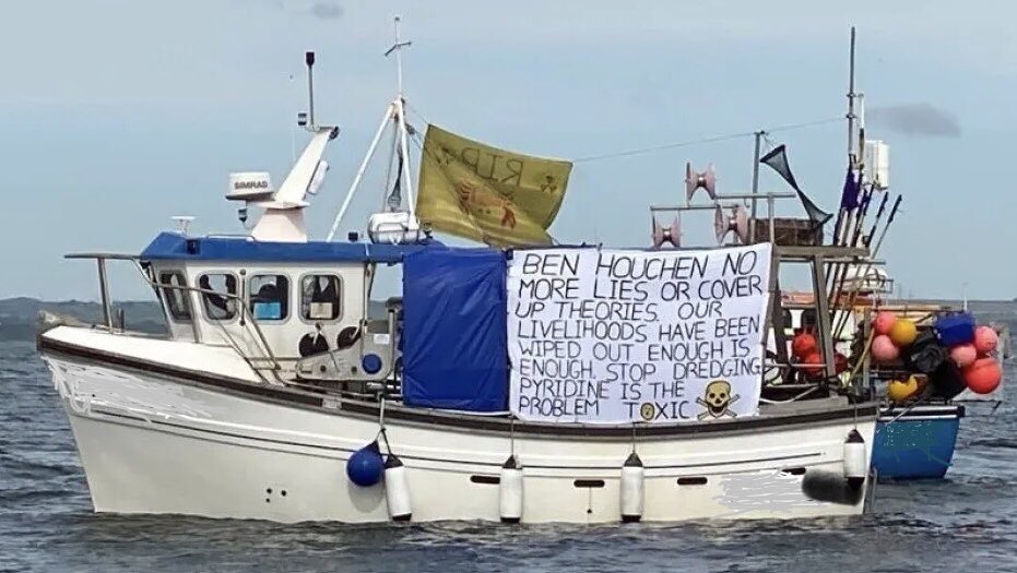 ChrisJosephPAX's tweet photo. HEY HOUCHEN, LEAVE OUR CRAB ALONE! Pyridine, flushed down the Tees for decades by petrochemical industries like ICI, is in deep sediment at the Tees Estuary. It is being dredged up by Ben Houchen and TVCA for their Freeport ‘scheme’ and dumped off coast. Toxic to shellfish. 🦀 https://t.co/bVWT4hFCsb