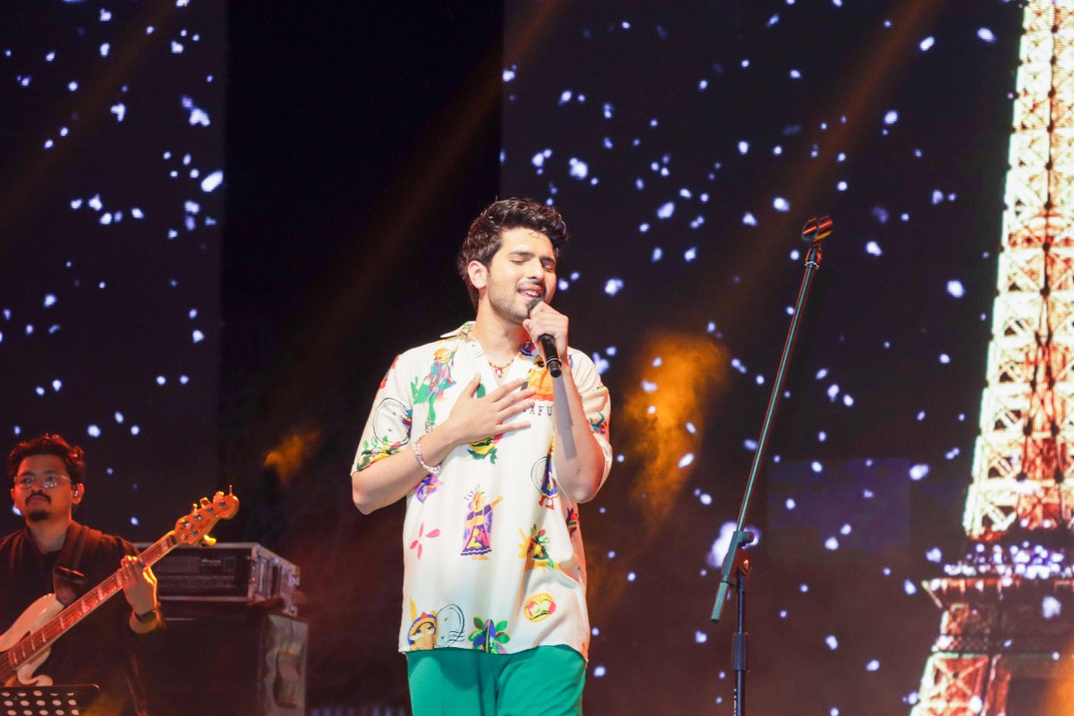 SRMUAP's tweet photo. On the second day of #infinitus2023, Indian pop sensation @ArmaanMalik22 set the stage on fire with his amazing vocal performance! 

#SRMites had the time of their lives as they vibed to the most popular beats of the season! https://t.co/KQTcxMG2tu