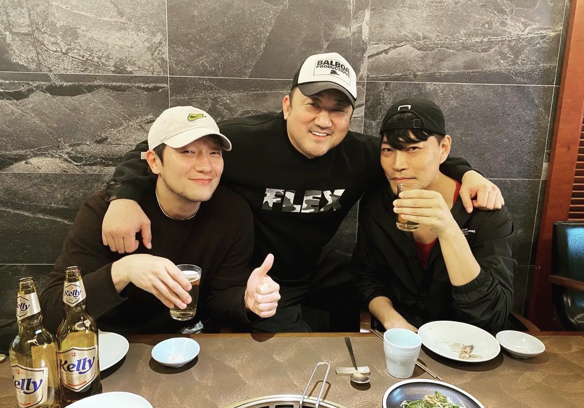 fallinlovedrama's tweet photo. 범죄도시 2 주연 세명 아름답다 https://t.co/tsrXSJqEms