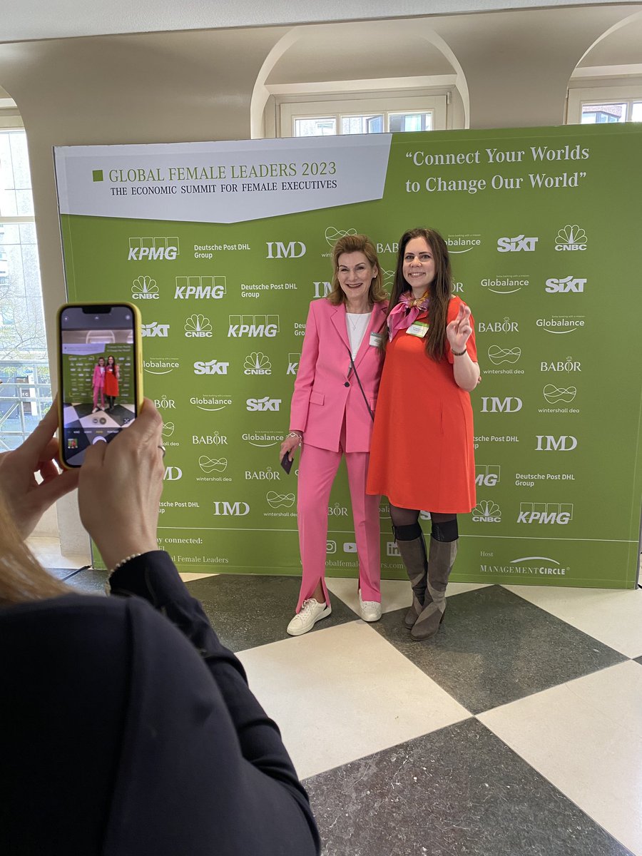 Global FemaleLeaders (@global_female) on Twitter photo 📸 Use our photo wall in the foyer! We are looking for many photos with the hashtag #gfl23! 💚 #gfl #globalfemaleleaders 📸 Use our photo wall in the foyer! We are looking for many photos with the hashtag #gfl23! 💚 #gfl #globalfemaleleaders