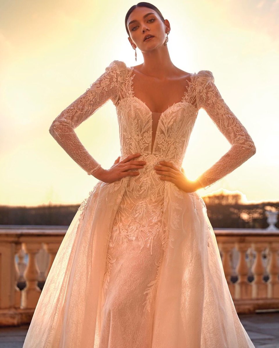 Xiaothao_Hong's tweet photo. This spectacular #PronoviasPrivee mermaid wedding dress is bathed in intricate floral embroidery lace placements throughout the entire gown with gathered shoulders and a detachable princess overskirt. 🌷🌷🌷https://t.co/kp2Yw6mq22 https://t.co/5eWYOZekCK