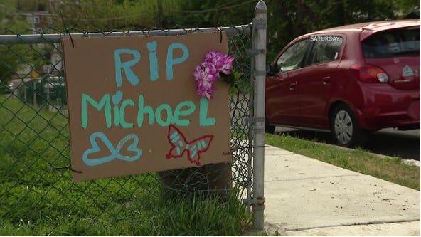 FOX29philly's tweet photo. The search continues for the killer of an Upper Darby teenager and police need your help. @ShaynahFerreira has the latest.
#fox29goodday #fox29philadelphia
@FOX29philly
@thomasdrayton
@BobKellyFOX29
@SueSerioFox29 https://t.co/pVD7Blxz38