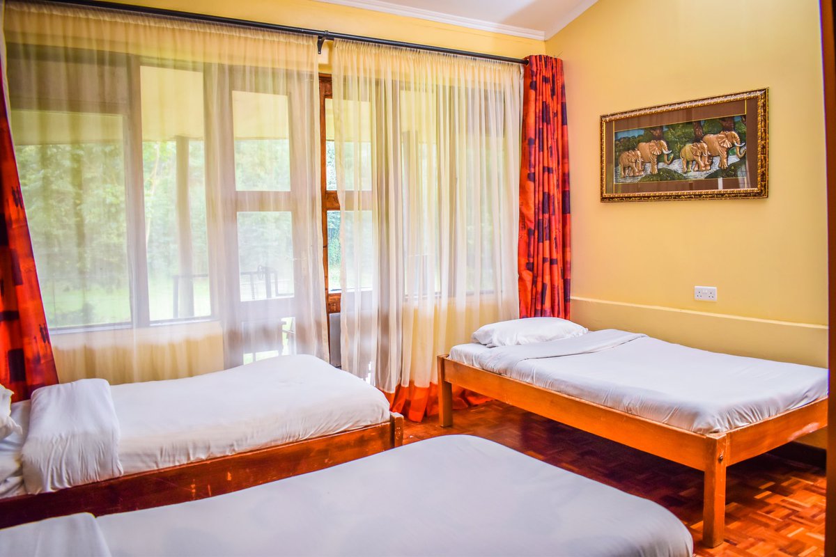 AberdareCDream's tweet photo. Enjoy peace and quiet from Monday to Thursday! ๐ Book your stay now & enjoy the serene riverfront views all to yourself! ๐๏ธ Don't wait too long to plan your trip though, as one of our cottages is fully booked on all weekends throughout the year! ๐
#WeekdayEscape #RusticRetreat https://t.co/lAh5vvtXfl