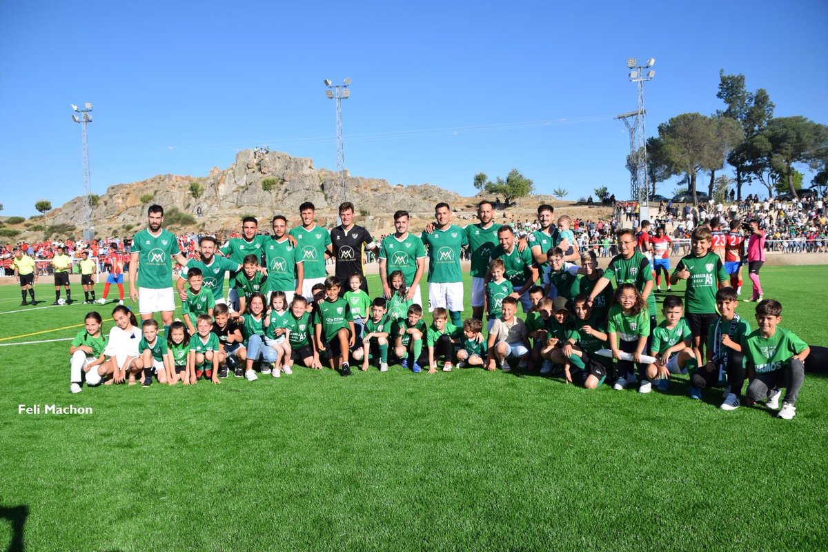 ultrafondoverde's tweet photo. Ayer fue un día muy duro tanto para el equipo como para la afición. Hoy ha salido el sol de nuevo y no queda otra que levantarse y mirar hacia delante.
Desde UFV queremos dar nuestro apoyo incondicional para los jugadores y el cuerpo técnico, aún tenemos otra oportunidad.
UFV💚💪🏽 https://t.co/Dh3STM8Ejp