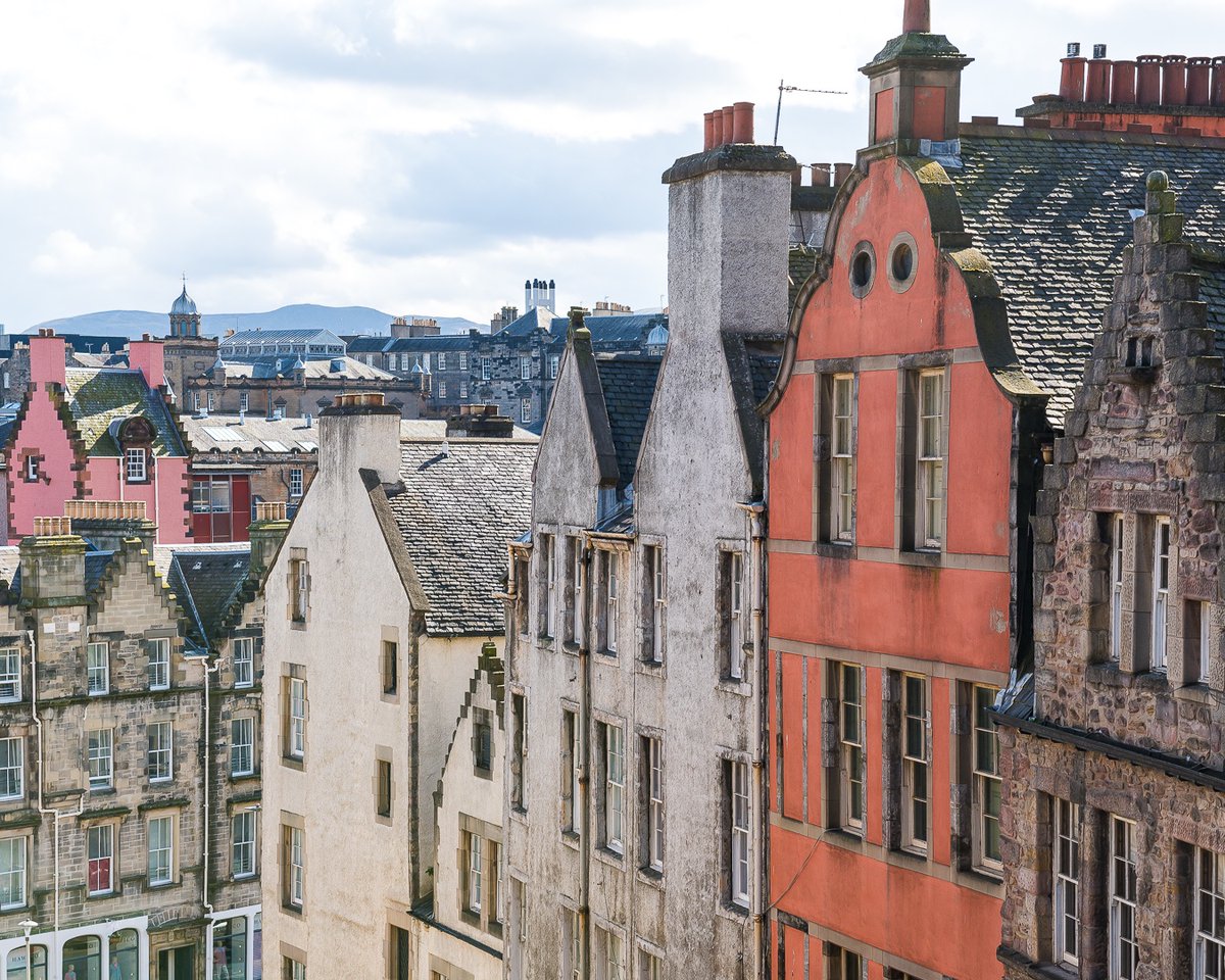 Edinburgh cityscapes, Grassmarket #architecturalphotography #architecture #architecturephotography #architecturelovers #archilovers #archdaily #design #architect #architectural #architecturedesign  #Edinburgh #OutAndAboutScotland