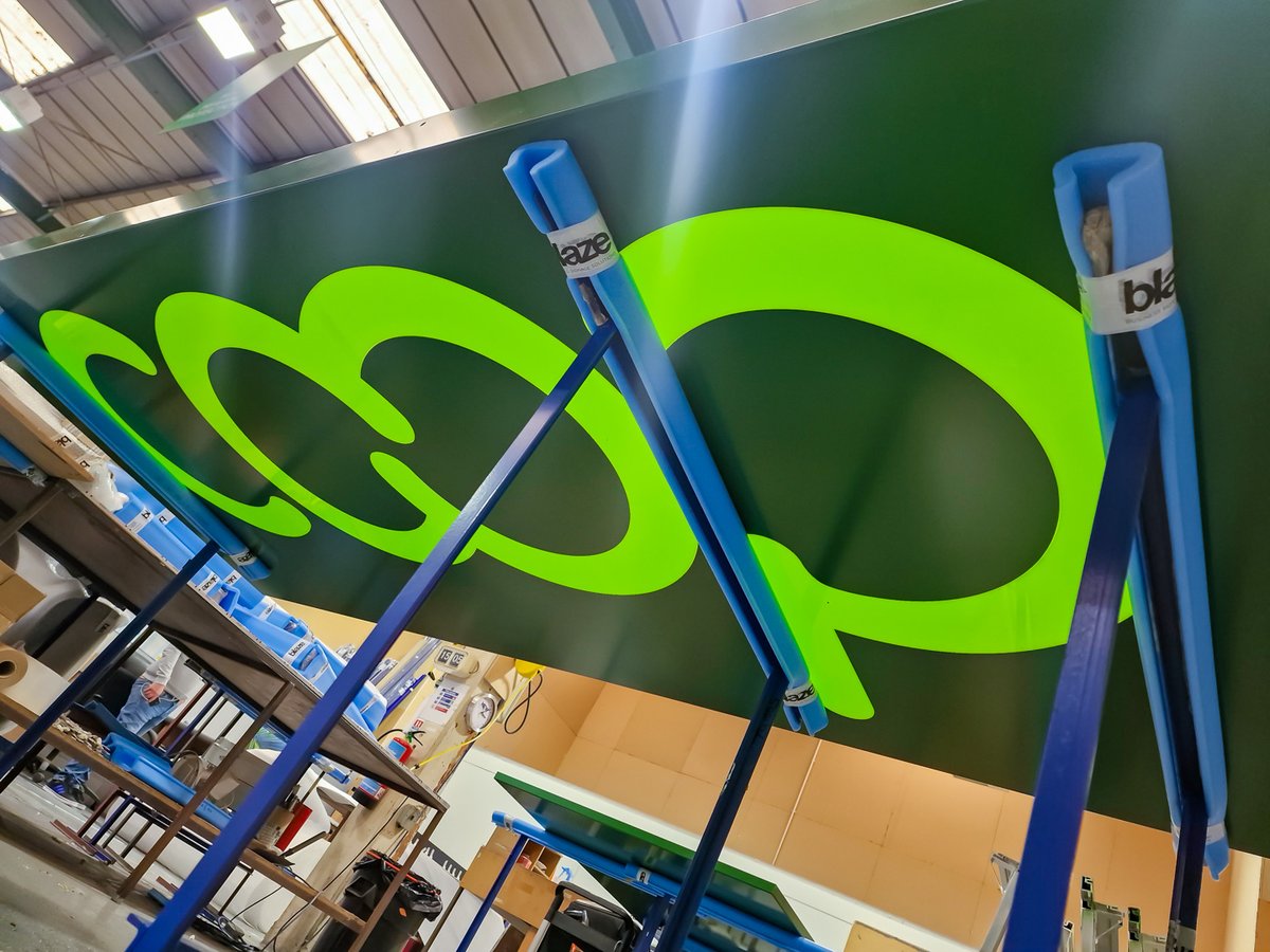 blaze_signs's tweet photo. Happy Monday! 🎉🎊

Have a peek at what's cooking in the factory today... 👀
.
.
.
.
.
#branding #signage #construction #manufacturing https://t.co/M2aBvHDsLn