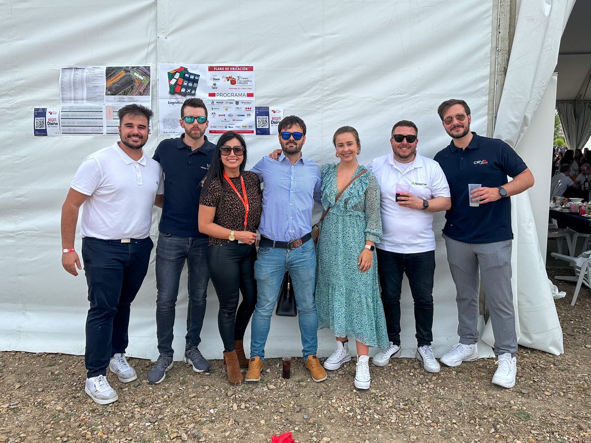 Pjuniormadrid's tweet photo. El pasado viernes estuvimos en la 3ª Fiesta de la logística de Madrid organizada por @diariodelpuerto y @PropellerMadrid .

#logistica #transporte #transportemarítimo #propellerclub #propellermadrid https://t.co/SbOG7T5wxj