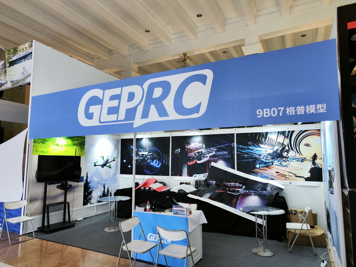 GEPRC_JPN's tweet photo. フォロワーの皆さんありがとうございます。
 
先週末に行われた、 
ホビー エキスポ チャイナ 2023  
GEPRCのブース、とても賑わっていますね！
 
GEPRC × Walksnail
CineLog35 V2/ CineLog20/ Cinebot30
静岡ホビーショー2023に向けて準備しております。  
5月13日〜14日は一般公開日📷
ツインメッセ静岡    
公式サイト：https://t.co/07CSGxaGuQ
ブース：南館 J-7    

ご入場には事前登録が必要ですので 
公式サイトより来場事前登録のうえご来場ください。  皆さまのご来場を心よりお待ちしております(^^)

#GEPRC #Walksnail #静岡ホビーショー 
#無人移動体画像伝送システム