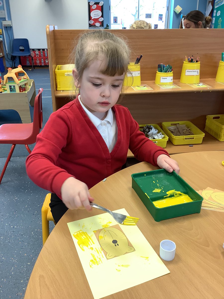 NurseryOPS's tweet photo. This weeks story is “The Lion Inside” today we are using forks to create a Lions mane.
#eyfsliteracy #eyfsartanddesign #eyfsunderstandingoftheworld #opsart
#thelioninside #playlearnandgrowtogether https://t.co/bG4HiCMjQa