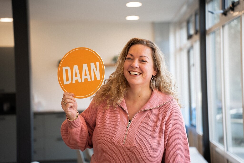 Ben jij benieuwd naar wat Suzanne het leukste vindt aan haar baan in de Zorg? Lees haar verhaal. 📖 #ontmoetdaan #werkenbijdaan instagr.am/p/CracAkZOPbM/