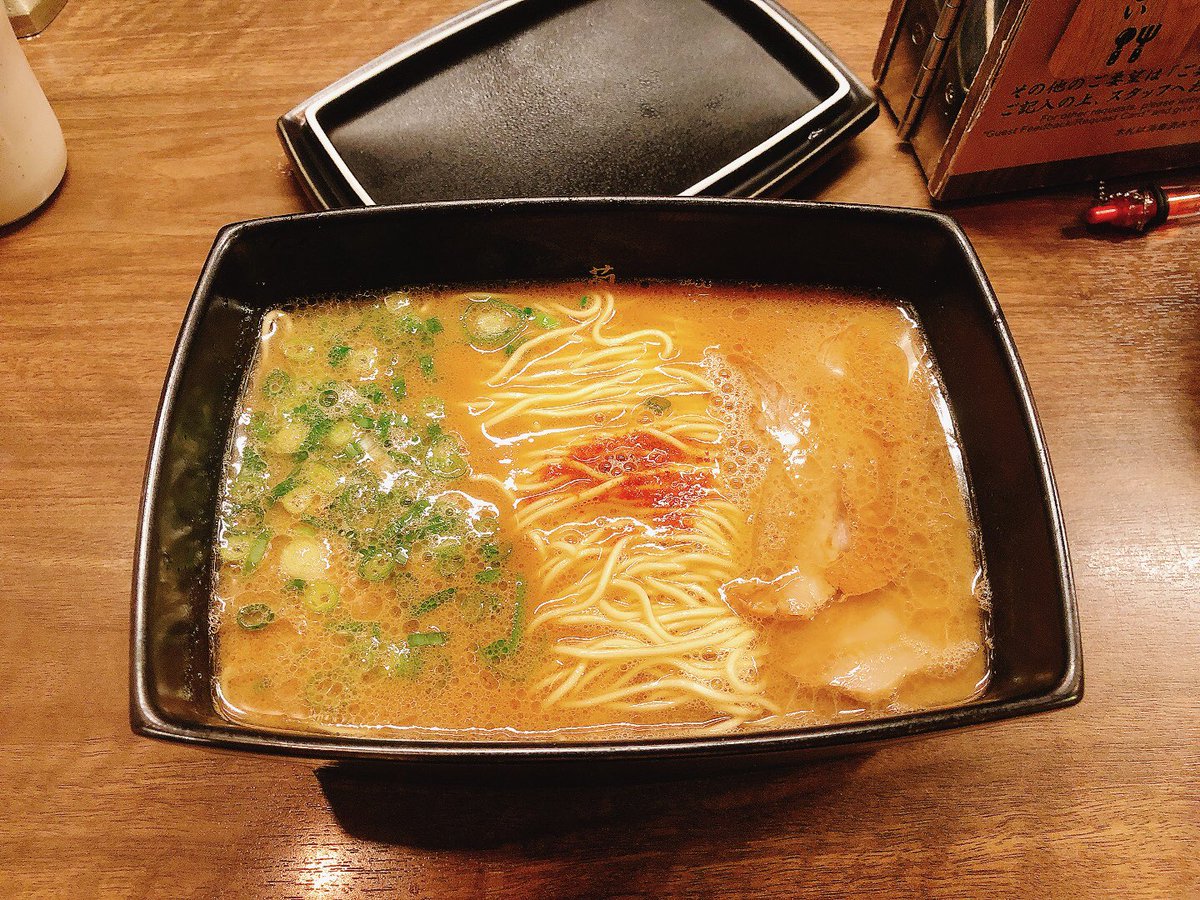 utah_utah_'s tweet photo. 前日友人の結婚式で福岡行ってきました
暫く麺類は控えます
#大地のうどん 
#一双 
#一蘭
#一幸舎 https://t.co/KIm8VMeFFe
